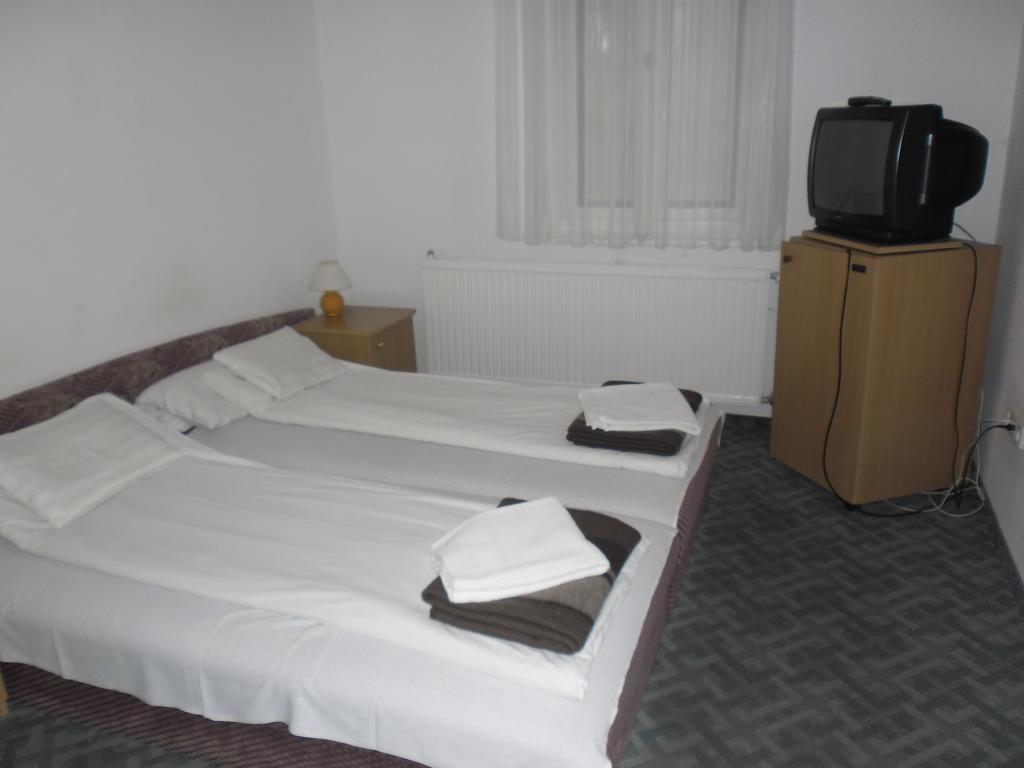 Bed and Breakfast Sebesvi­z Panzió Repashuta Habitación foto